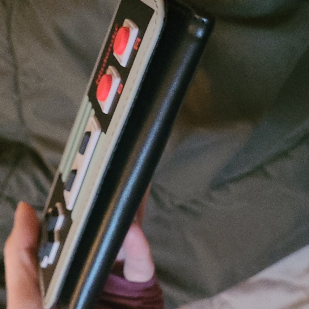 Nintendo Controller Wallet - Picture 9 of 15